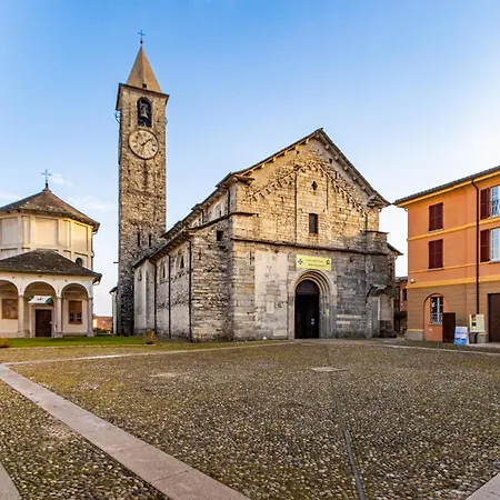 Elm Alley - - Free Wi-fi *