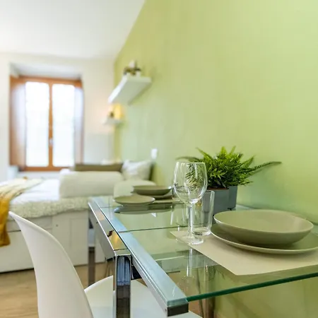 Elm Alley - - Free Wi-fi * Baveno