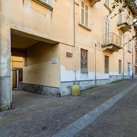 Elm Alley - - Free Wi-fi *