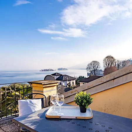 Elm Alley - - Free Wi-fi *