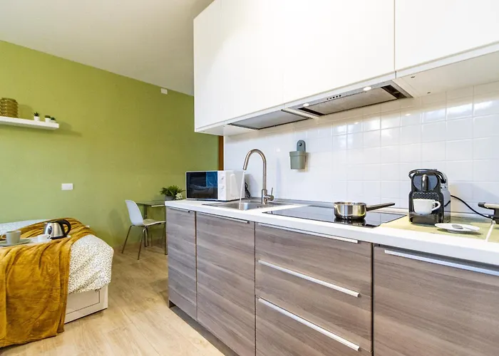 Elm Alley - - Free Wi-fi Baveno